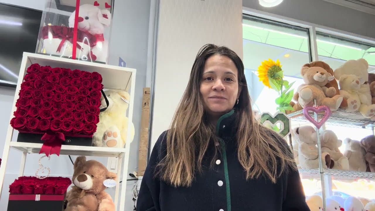 Video thumbnail for Lea Davis testimonial - Bella's Flower Shop RevWise review